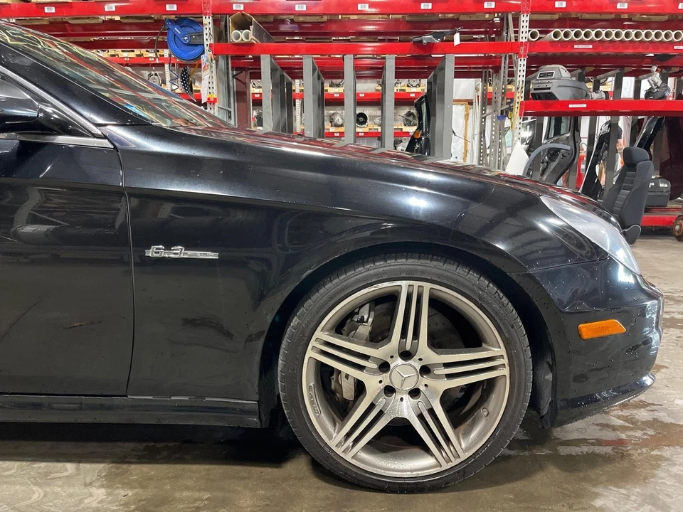 2011 Mercedes CLS63 Fender Passenger Right Black PC040 OEM 2198800818 07 08 09 Foto 1 de 1