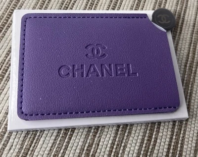  CHANEL CHANEL, VIP Regalo Chanel Espejo de Maquillaje Espejo de Bolsillo Color Púrpura Foto 1 de 3