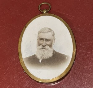 Vtg Old Framed Antique Oval Miniature Photo Smiling Man with Beard Rosy Cheeks - Picture 1 of 15