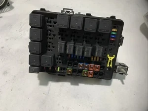 14-21 Maserati Ghibli Front Fuse Relay Junction Box 670037824 Oem - Picture 1 of 5