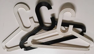 60er JAHRE KLEIDERBÜGEL retro und cool design weiß Kunststoff KULT Set von 3 - Bild 1 von 10