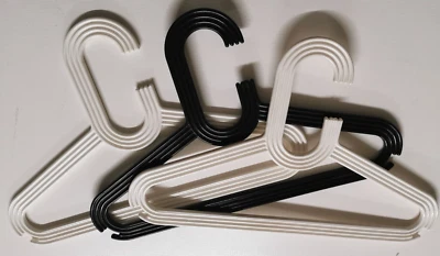 60er JAHRE KLEIDERBÜGEL  retro und cool design weiß Kunststoff KULT Set von 3 - Bild 1 von 4