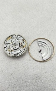 MAQUINA CERTINA CALIBRE 25-651 PARA DESGUASE - Foto 1 di 2