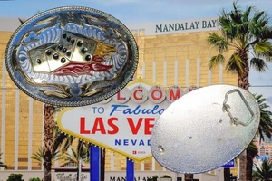 Spieler Gürtelschnalle Hot Dice Craps Lucky 7 Glücksspiel Casino Halloween - Bild 1 von 6