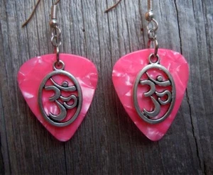 Pendientes de guitarra con encanto rodeado Ohm - Elige tu color - Imagen 1 de 10