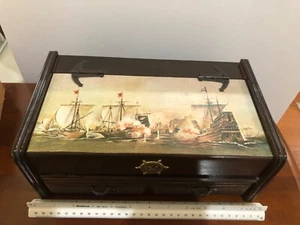 Portagioie vintage in legno a tema nautico con immagine di una nave marittima battaglia - Foto 1 di 11