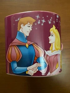 DISNEY ONCE UPON A DREAM SCHLAFENDE SCHÖNHEIT HERZFÖRMIGE KAFFEETASSE - Bild 1 von 4