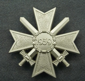 GERMAN ARMY War Merit Cross w/swords 1.st class 1957 issue - Foto 1 di 2