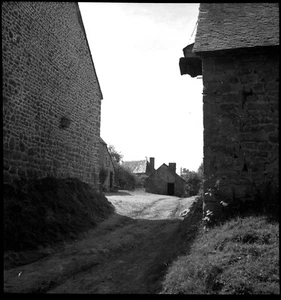 Paysage rural ferme maison cour - ancien négatif photo an. 1950 - Picture 1 of 1