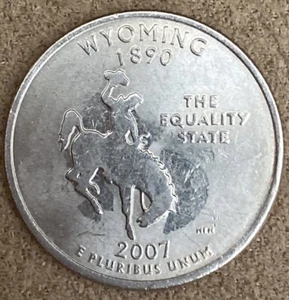 2007 P WYOMING QUARTER STRUCK THROUGH GREASE BOTH SIDES!! - Picture 1 of 4