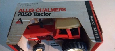 1/16 Allis Chalmers 7050 Tractor Ertl Maroon Belly In The Original Box  - Image 1 of 3