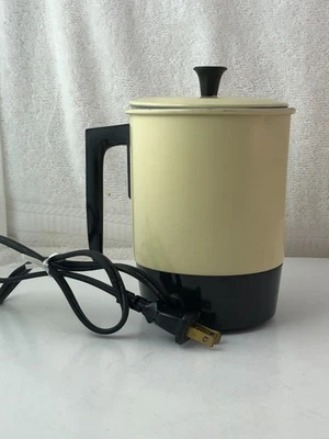 VALIANT Hot Water Pot 4 Cup Electric Enameled Aluminum #15/2306X Vintage - Image 1 of 4