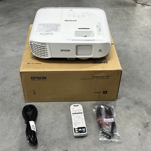 Proyector Epson PowerLite 970 3LCD 4000 ANSI HD 1080p Lámpara Horas 656H - Imagen 1 de 10