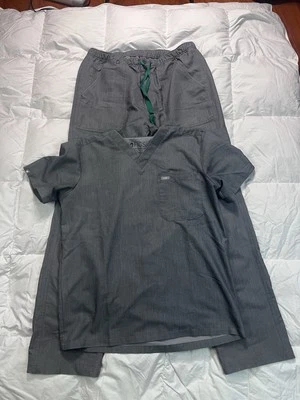 Figs Scrubs Technical Collection Top's Sz. M, Bottom's Size L Good Condition - Image 1 of 4