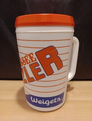 Taza de viaje de plástico con tapa Weigel’s Tennessee Guzzler Aladdin de colección Foto 1 de 4