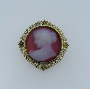 Vintage 10k Yellow Gold 1 1/4" Cameo Brooch - 7.78 Grams