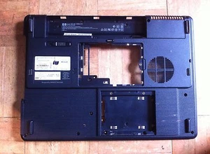 HP Compaq Presario C300 - Bottom Base Chassis Case 415493-001 - Picture 1 of 4