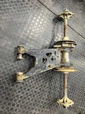 Polaris Scrambler 400 1995-2001 2x4 OEM eje trasero diferencial transmisión brazo oscilante Foto 1 de 4