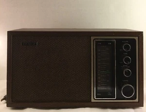 Sony TFM-9440W AM/FM radio d'epoca suona perfettamente su entrambi AM/FM - Foto 1 di 7