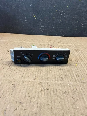 2001 - 2007 GMC Chevrolet Express 1500 Climate Control A/C P3372 DG - Image 1 of 4