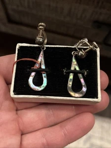 Pendientes antiguos mexicanos de plata alapaca y abulón atornillados - Imagen 1 de 19
