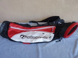 TaylorMade Quiver Carry Bag; 2-Way Divider; 3 zippered pockets - Picture 1 of 4