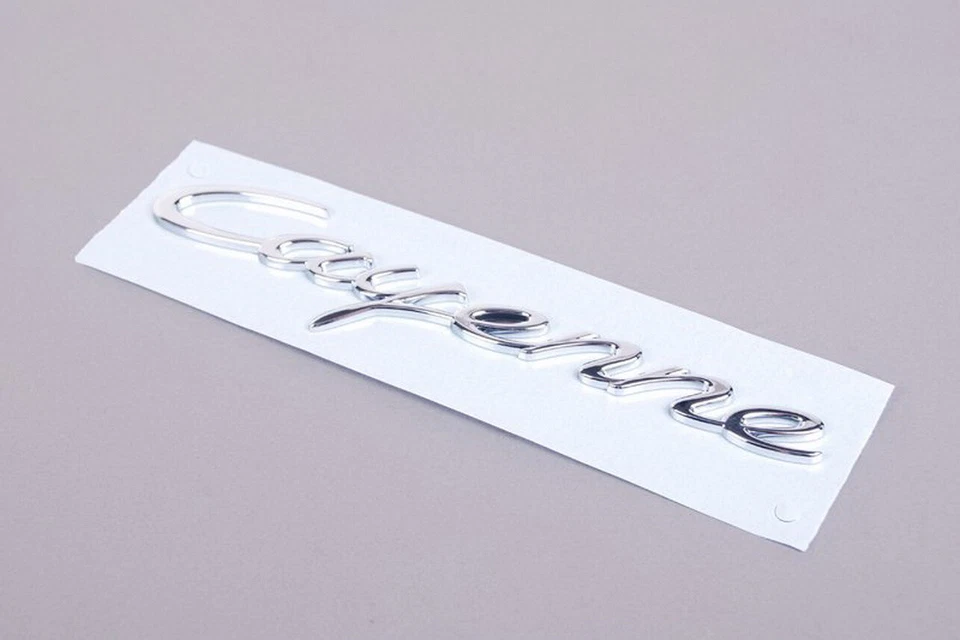 Original Porsche Cayenne Tapa Emblema Trasero Acabado Cromo OEM 95855967501 Foto 1 de 1