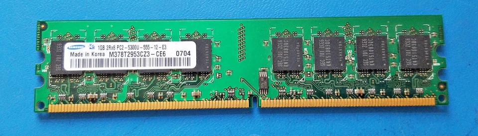 Samsung 1GB M378T2953CZ3-CE6 2Rx8 PC2-5300U-555-12-E3 Memory  - Image 1 of 4