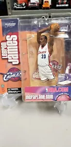 ¡FIGURA DEBUT MC FARLANE SPORTS SELECKS SERIE 5 CLEVELAND CAVS LEBRON JAMES!!¡! - Imagen 1 de 6