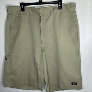 Dickies Shorts Mens Size 33 X41 Loose Fit Khaki Tan Summer Vacation Work Pants