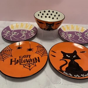 Juego de 4 y 1 tazón de postre de Halloween de colección de 8"" en excelente estado - Imagen 1 de 24