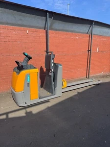 Jungheinrich long leg pallet truck order picker forklift double pallet 2.5ton - Picture 1 of 6
