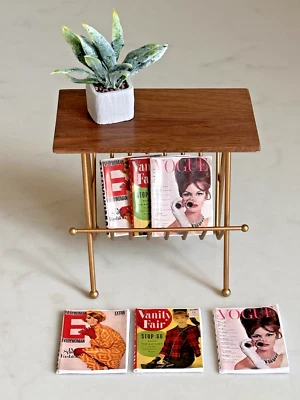 Revista tamaño Barbie incluye plantas y revistas páginas de apertura escala 6 Foto 1 de 4