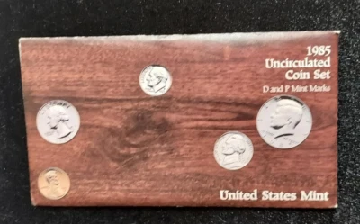 1985 US MINT UNCIRCULATED DENVER & PHILADELPHIA COIN SETS IN ORIGINAL PACKAGING - Image 1 of 4