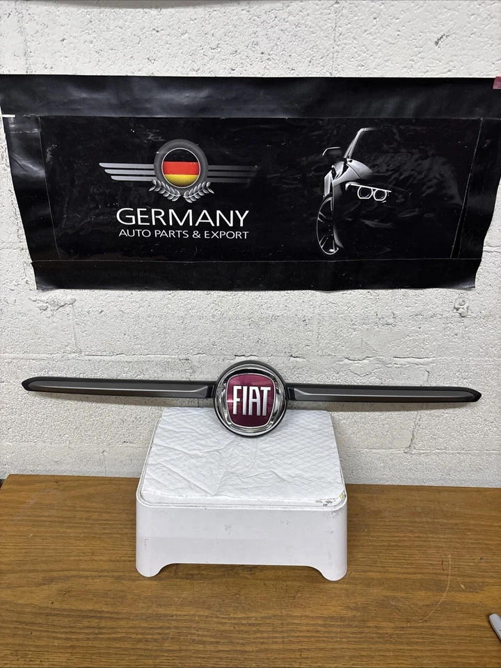 正品 Mopar Fascia 贴花 7CF54U00AA 菲亚特 500x #836 — 第 1/4 张图片