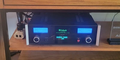 McIntosh MA5200 Integrated Amplifier - MINT! - Image 1 of 4