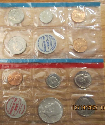 1969 P D & S United States Mint Set in Original Envelope 1 Kennedy Half Dollar Cover