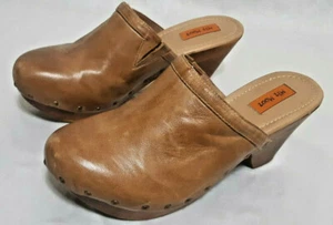 Miz Mooz "Rain" Tan Leather Studded Clogs Womens Size 8 LN - Bild 1 von 7