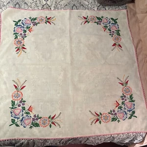 Vintage Linen Tablecloth Hand Embroidered Multicolor Flowers Rare 33”x33” - Picture 1 of 2