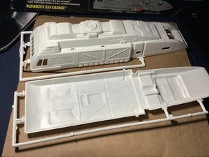 Amt Model Kit 1:72 Scale Star Trek Deep Space Nine Upper & Lower Hull No Box - Picture 1 of 4