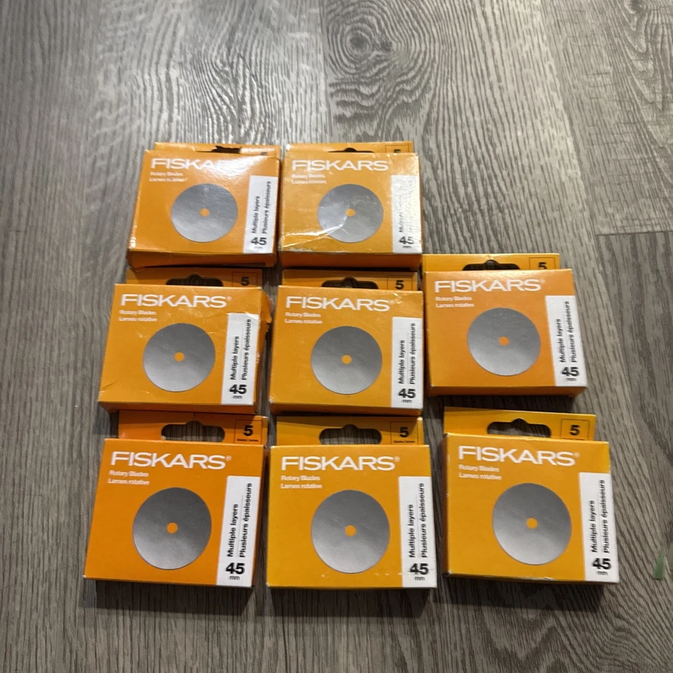 (8) Fiskars Straight Rotary Blades 45mm 5/Pkg - 1065947 - Image 1 of 1