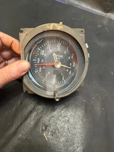 Vintage 1960's Pontiac GTO dashboard clock to restore antique car - Picture 1 of 5
