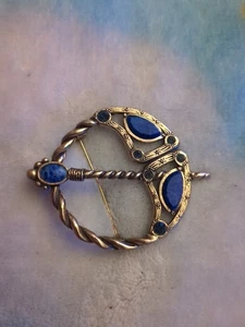 Vintage MIRACLE Scottish Celtic Faux Lapis Glass Rhinestone Pin Brooch 2.75" - Picture 1 of 3