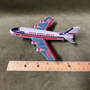 VINTAGE TWA AIRLINES BOEING 707 TIN LITHO TOY AIRPLANE 7" BY K KOYO KINZOKU - Picture 1 of 6