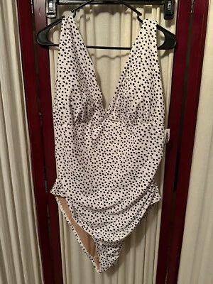 Traje de baño Old Navy XL de una pieza a lunares Foto 1 de 3