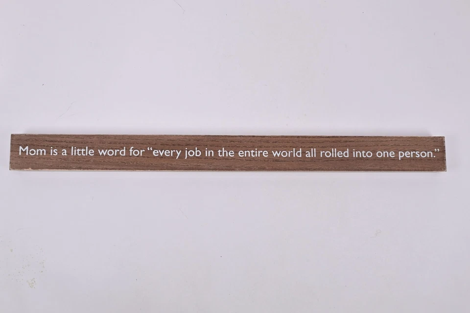 Letrero de cotización de madera Hallmark Mom Every Job in the World, 23,5x2 Foto 1 de 1