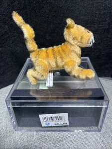 Vintage Carol Stewart  Disney World Convention Limited Winnie The Pooh Tigger - Picture 1 of 7
