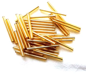 Tschechische 20 mm 3/4 Zoll GOLD GERADE GLAS RÖHRE KUGEL PERLEN 100+ Perlen. - Bild 1 von 2
