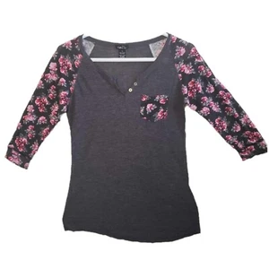 Lightweight 3/4 Floral Sleeve Top - Size Small - WCtp147 - Picture 1 of 4