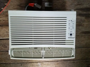 Frigidaire Window Air Condition A.C. Unit 12000 BTU w remote. Excellent working  - Picture 1 of 6